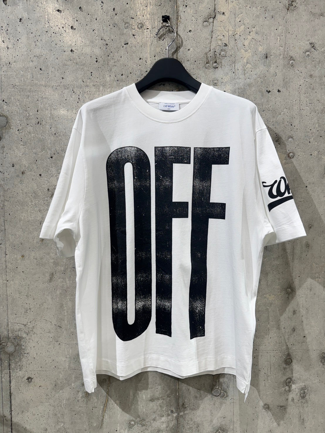 OFF-WHITE/Tシャツ<OMAA120F25JER00L>