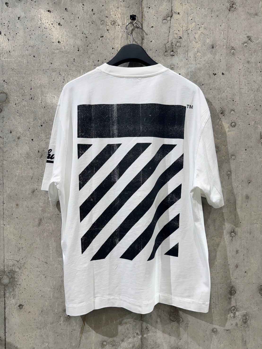 OFF-WHITE/Tシャツ<OMAA120F25JER00L>