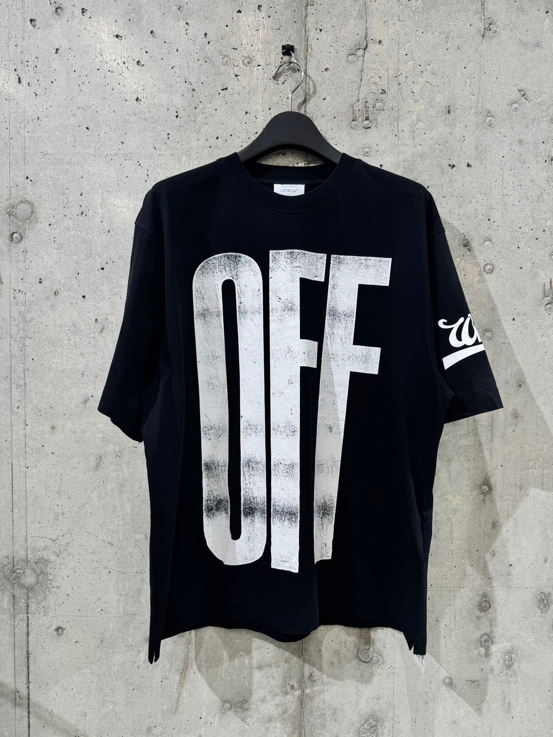 OFF-WHITE/Tシャツ<OMAA120F25JER00L>