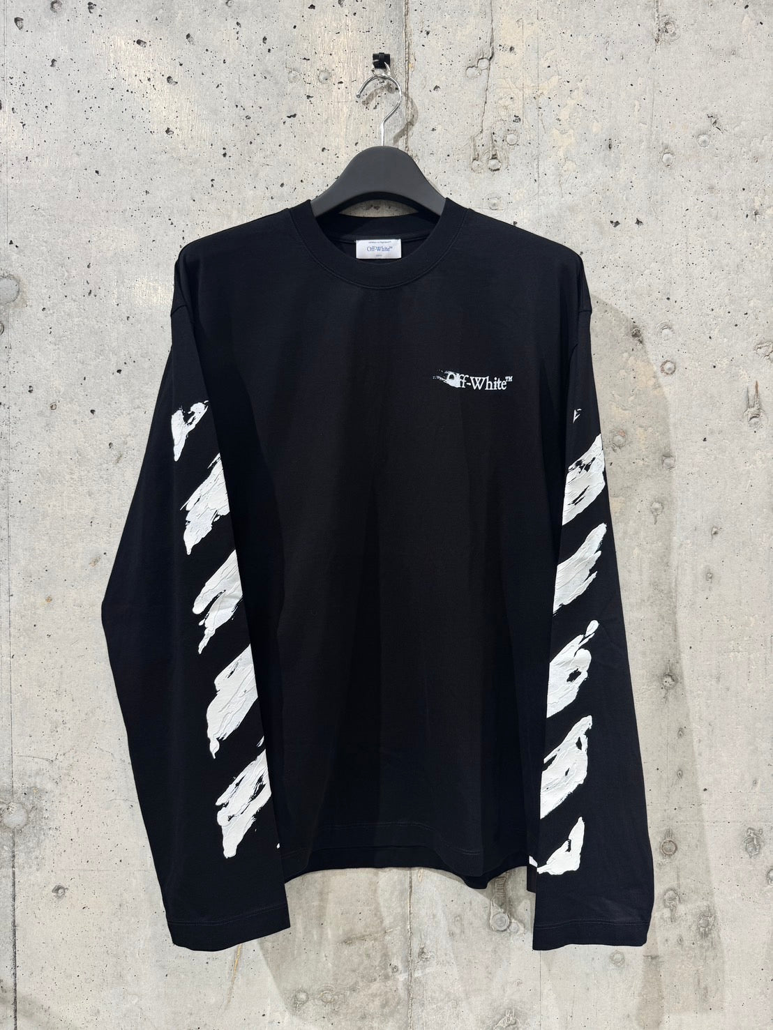 OFF-WHITE/ロンT<OMAB09F25JER003>
