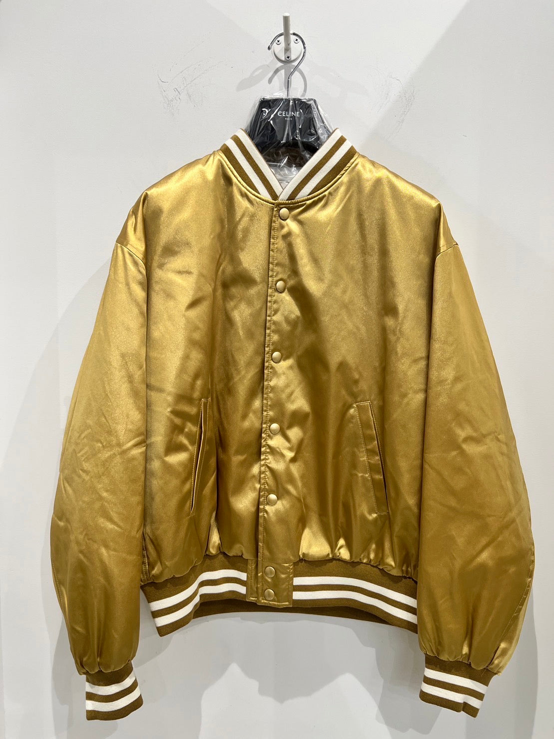 セリーヌのゴールドのジャケット